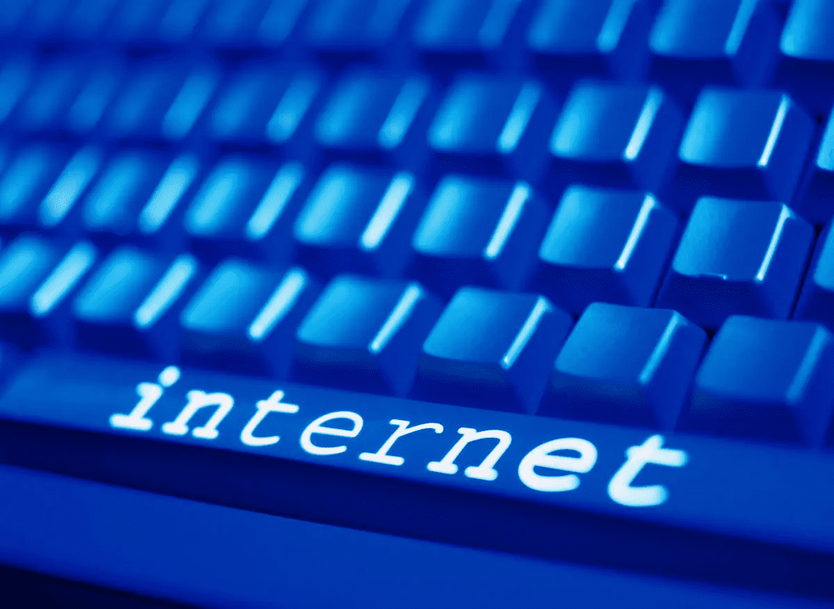 ВЛАДА ПРОСИТЬ ОПЕРАТОРІВ 4G ЗАБЕЗПЕЧИТИ ІНТЕРНЕТОМ МАЛОНАСЕЛЕНІ ПУНКТИ